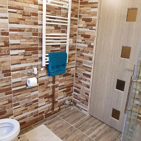 Aris Apartment Хунедоара Екстер'єр фото