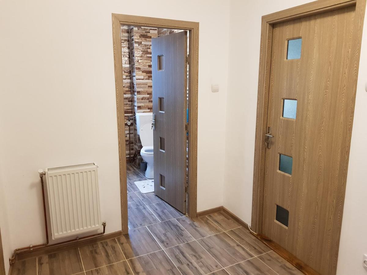 Aris Apartment Хунедоара Екстер'єр фото