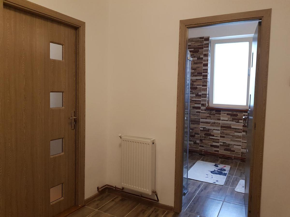 Aris Apartment Хунедоара Екстер'єр фото